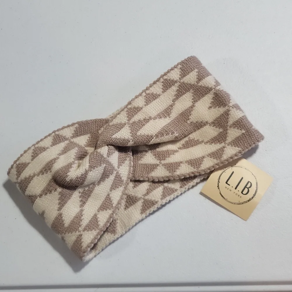 L.I.B. NEW YORK Taupe Cream Triange Pattern Knit Headwrap - Picture 1 of 5